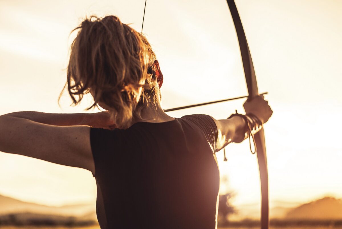Le tir à l’arc est-il un sport ? Analyse, bienfaits et reconnaissance officielle